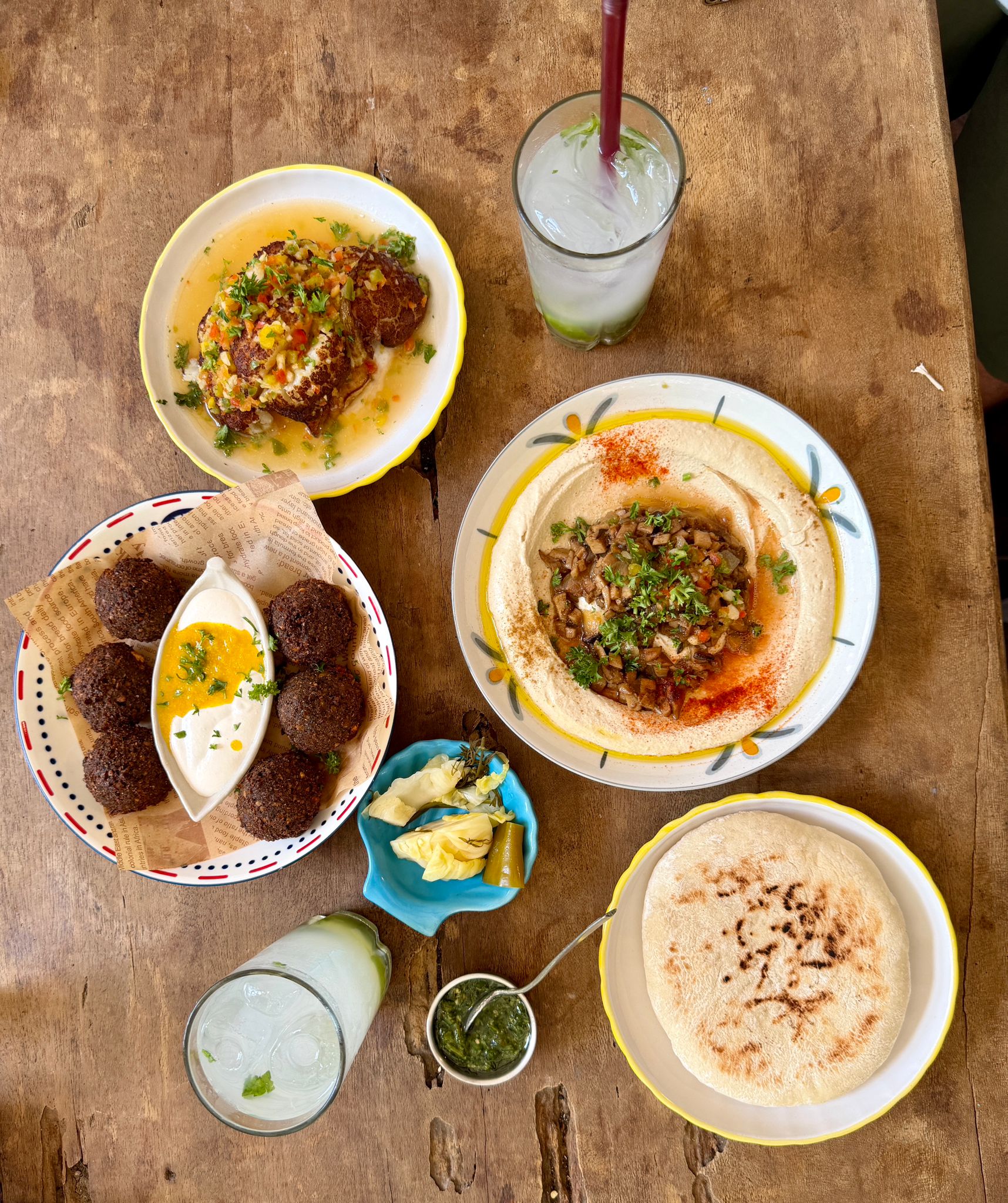 מפגש ים-תיכוני במסעדת MediJungle קראבי